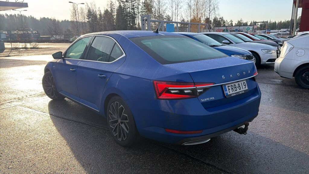 Skoda Superb 2021 Sininen