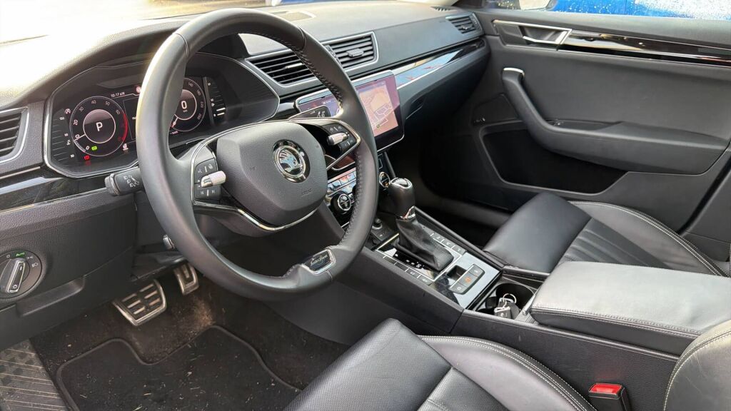 Skoda Superb 2021 Sininen
