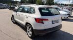 Skoda Karoq 2021 Valkoinen
