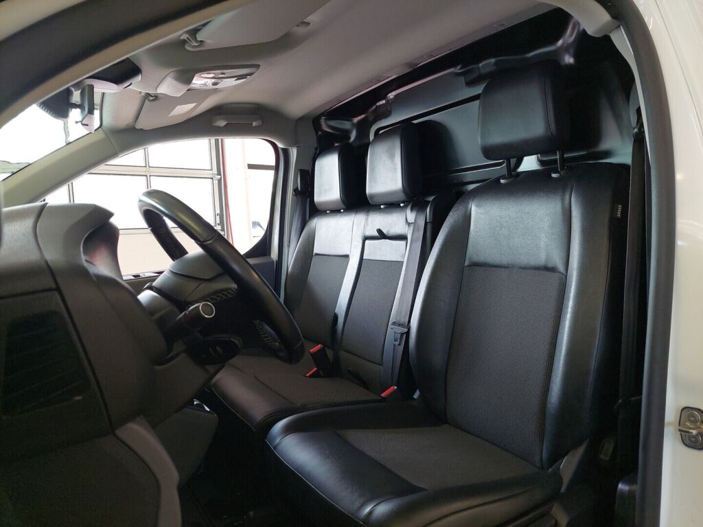Opel Vivaro 2021 Valkoinen