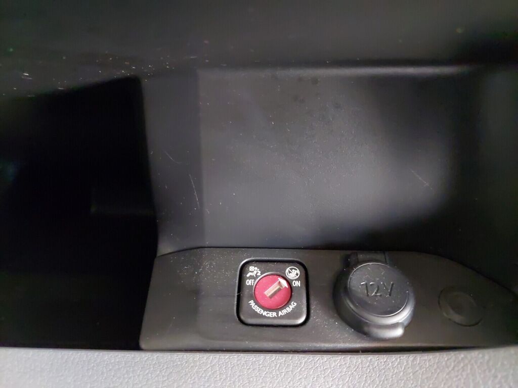 Opel Vivaro 2021 Valkoinen