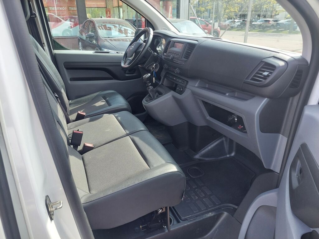 Opel Vivaro 2021 Valkoinen