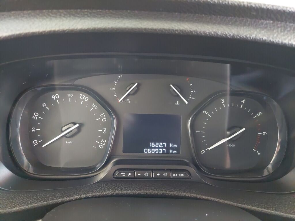 Opel Vivaro 2021 Valkoinen