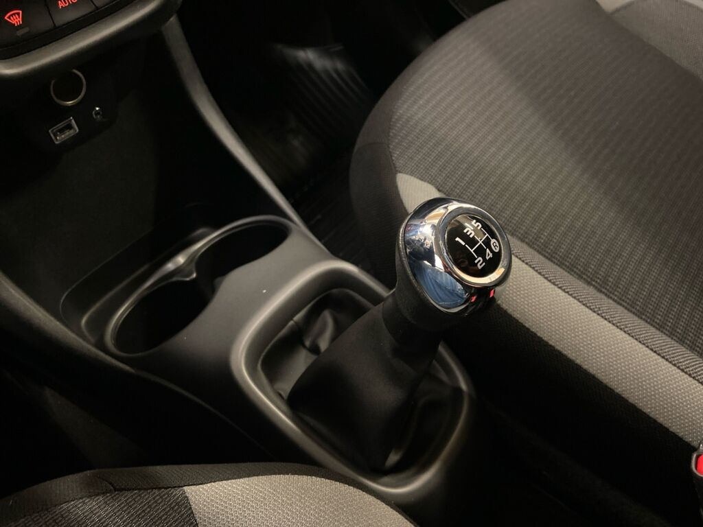 Toyota AYGO 2021 Valkoinen