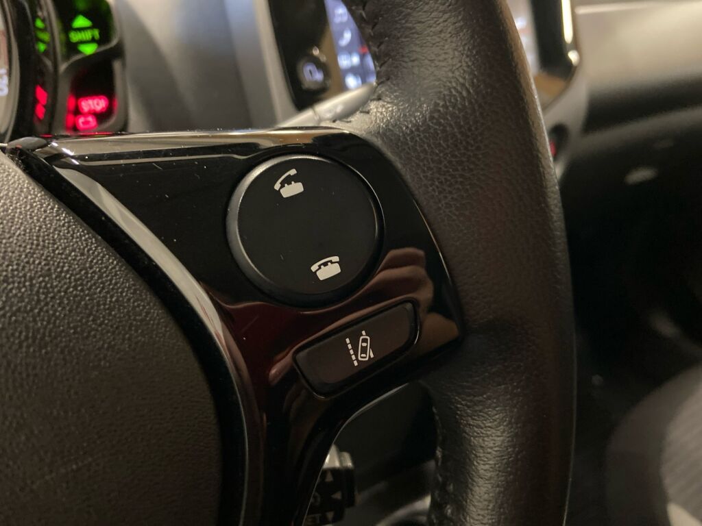 Toyota AYGO 2021 Valkoinen