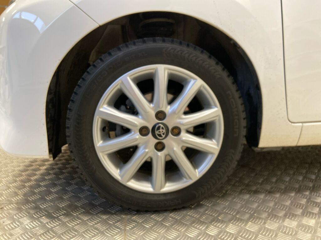 Toyota AYGO 2021 Valkoinen