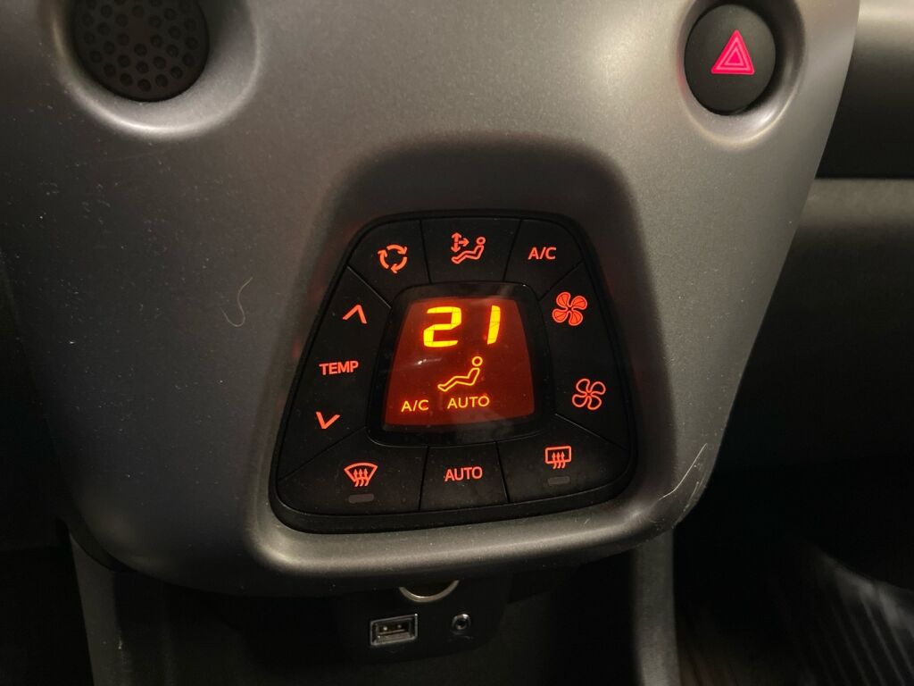 Toyota AYGO 2021 Valkoinen