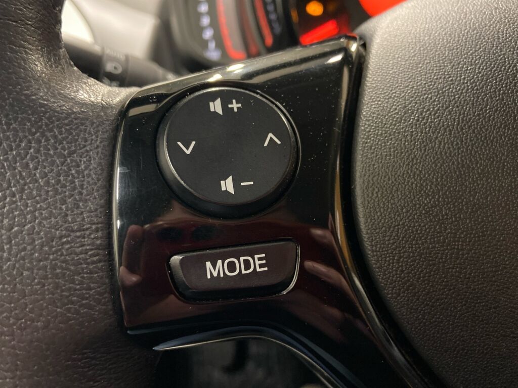 Toyota AYGO 2021 Valkoinen