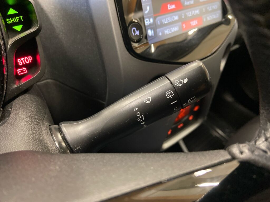 Toyota AYGO 2021 Valkoinen