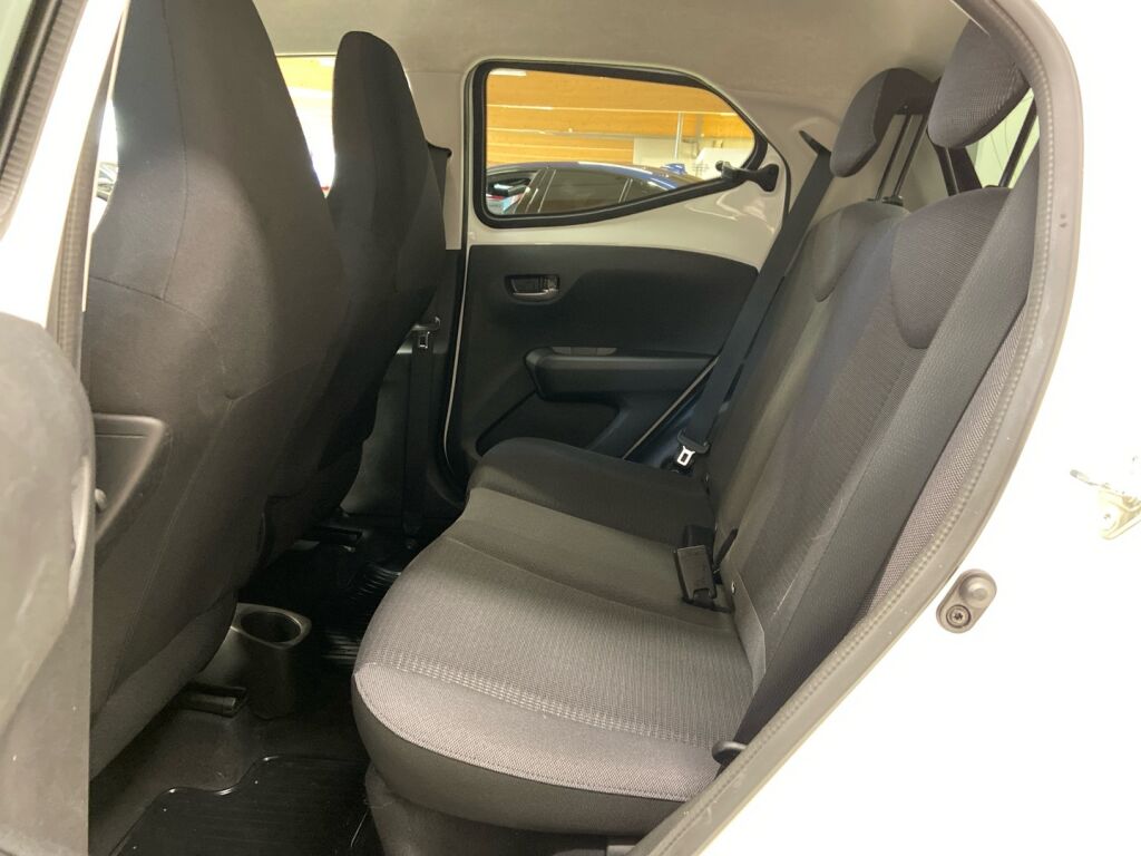 Toyota AYGO 2021 Valkoinen