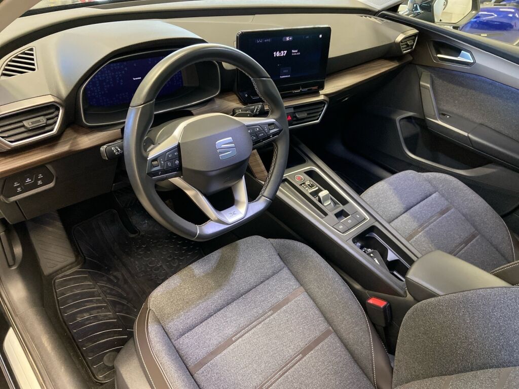 Seat Leon Sportstourer 2021 Musta