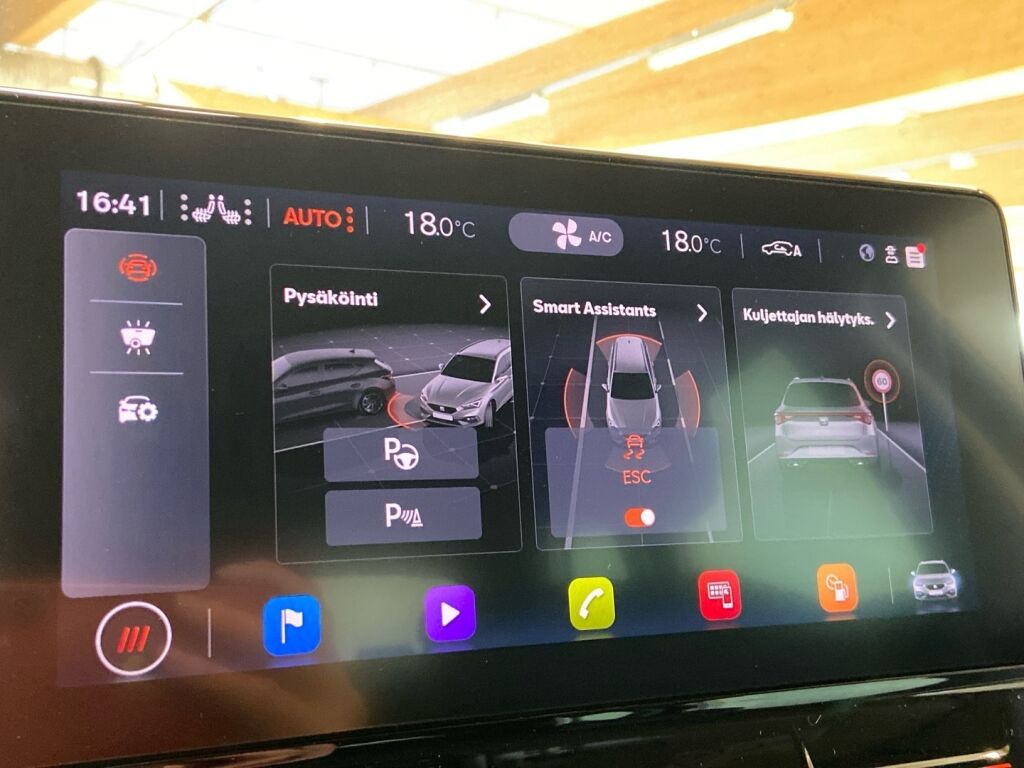 Seat Leon Sportstourer 2021 Musta