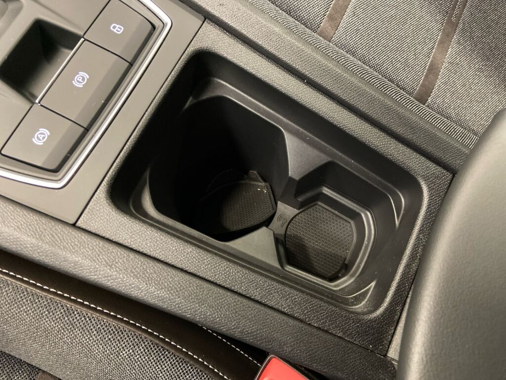 Seat Leon Sportstourer 2021 Musta