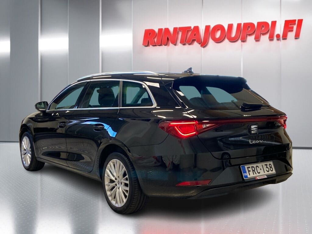 Seat Leon Sportstourer 2021 Musta