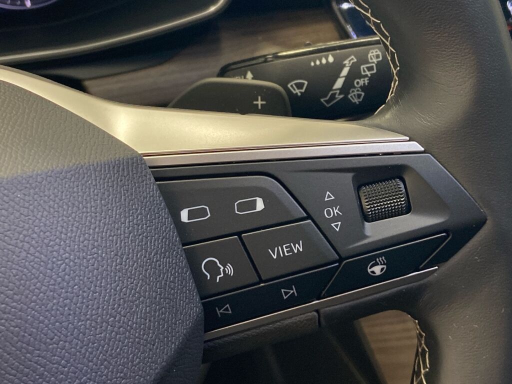 Seat Leon Sportstourer 2021 Musta