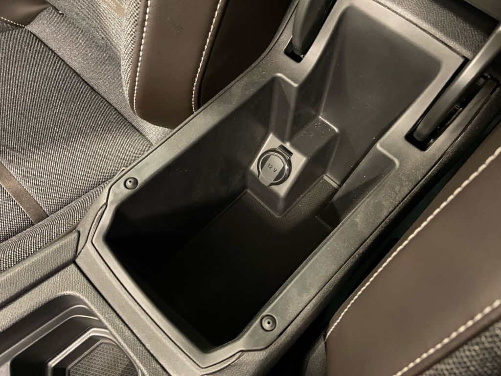 Seat Leon Sportstourer 2021 Musta