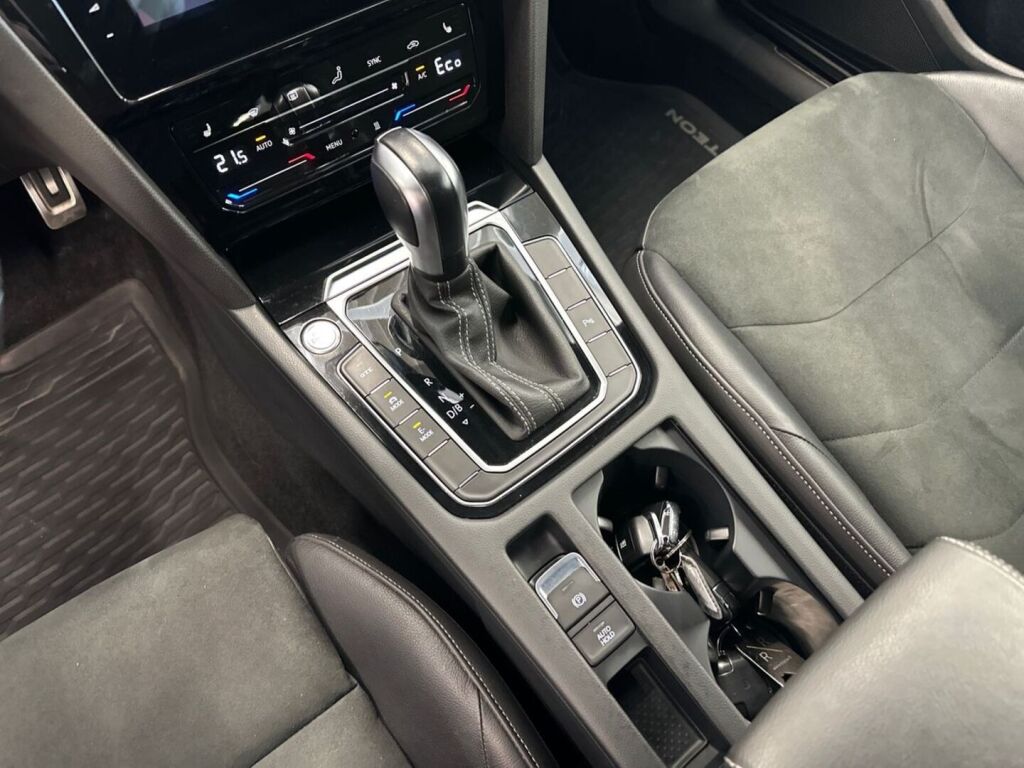 Volkswagen Arteon 2021 Musta
