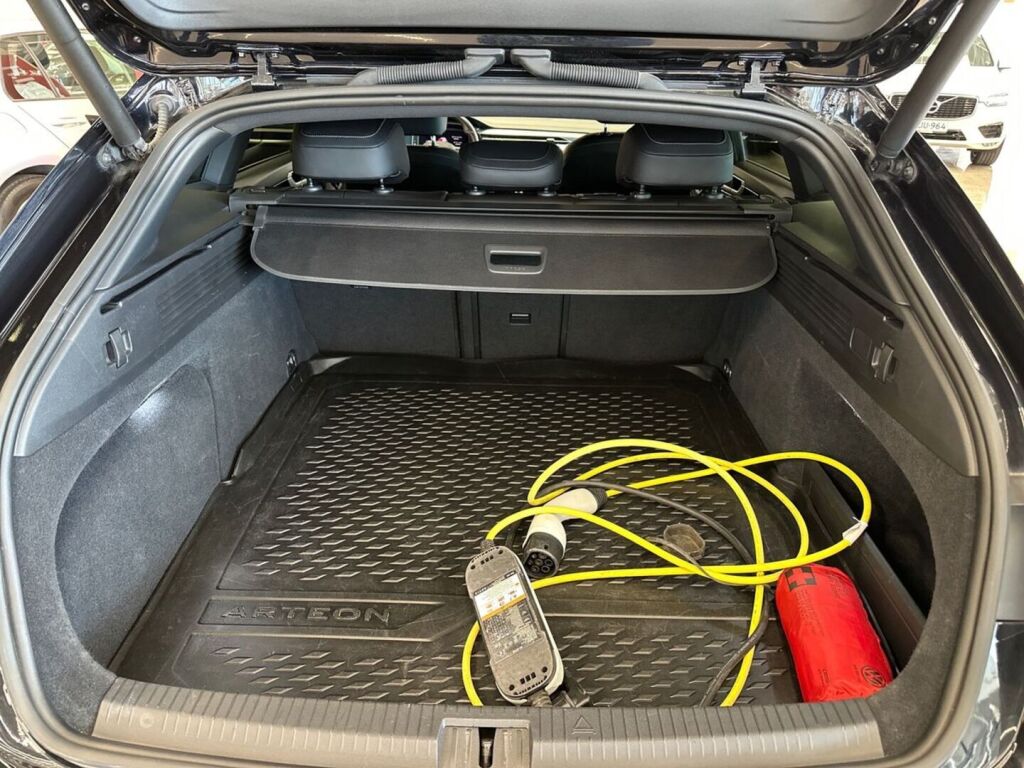 Volkswagen Arteon 2021 Musta