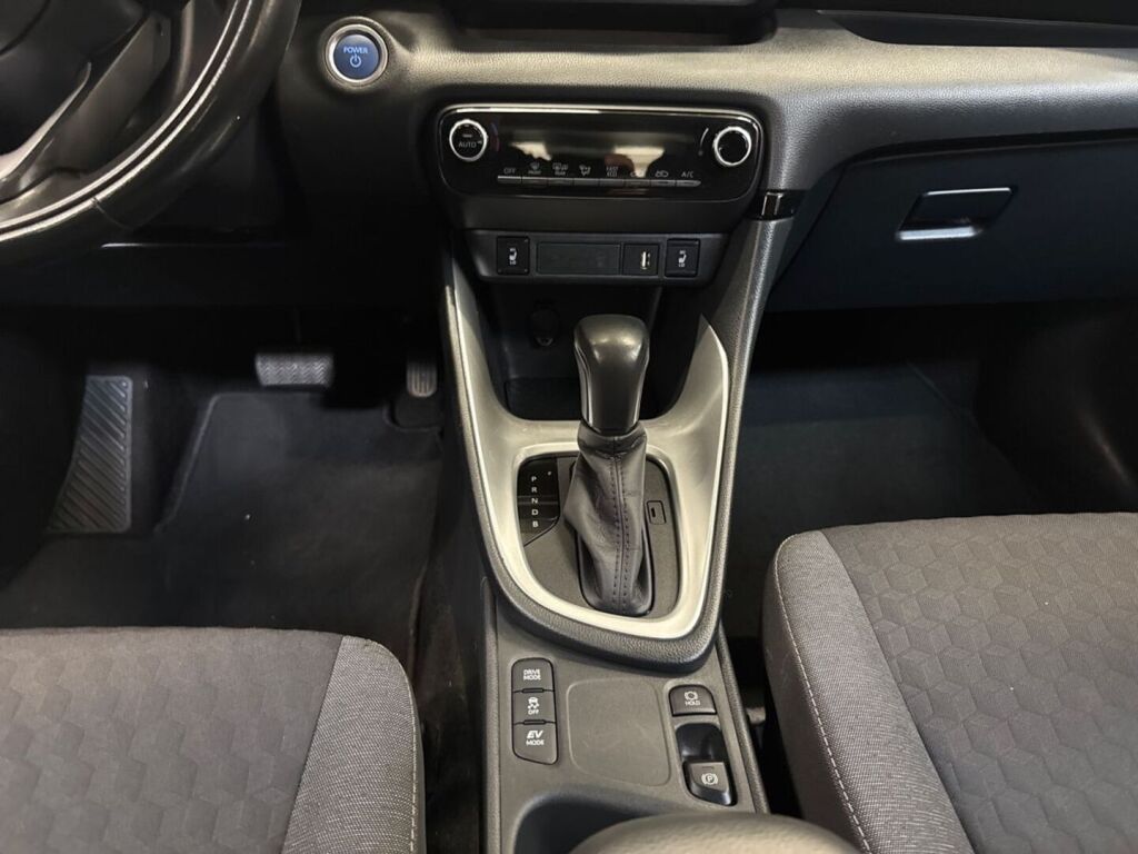 Toyota Yaris 2021 Ruskea (beige)