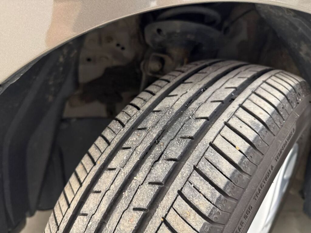 Toyota Yaris 2021 Ruskea (beige)