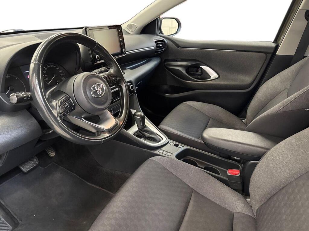 Toyota Yaris 2021 Ruskea (beige)