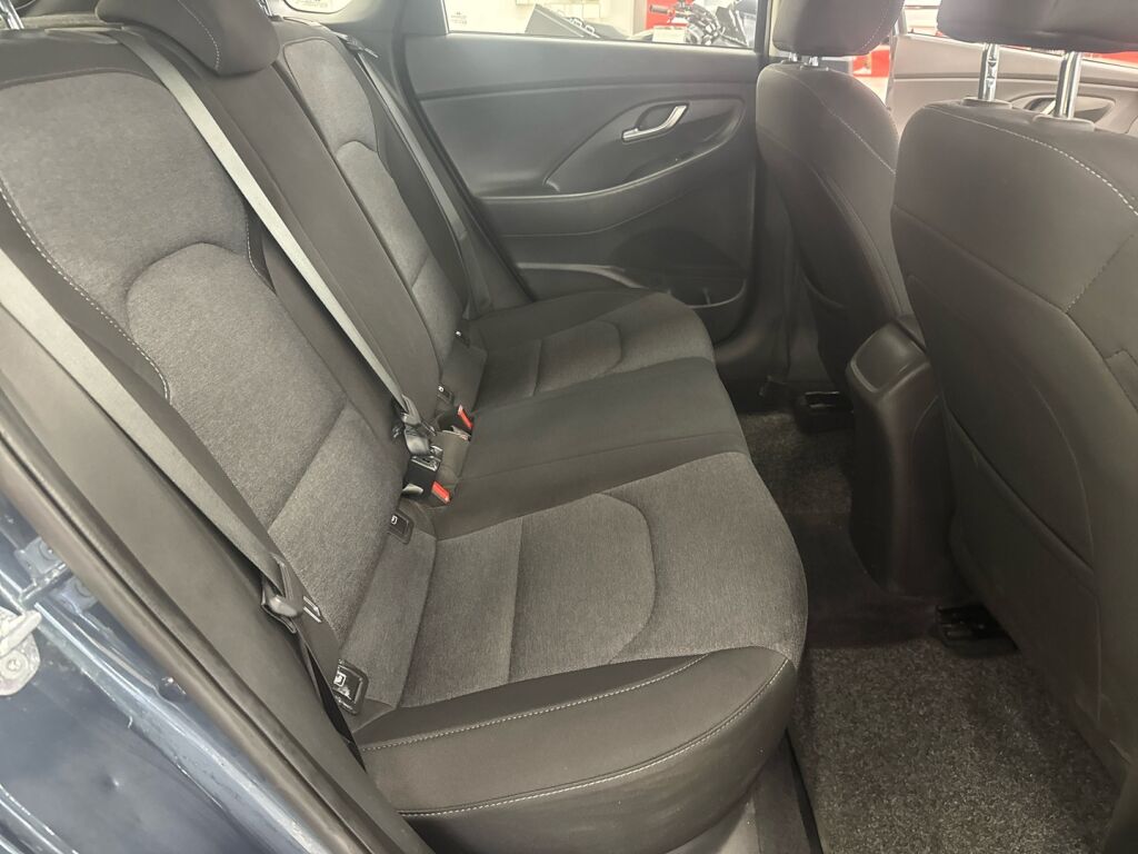 Hyundai i30 Hatchback 2023 Sininen