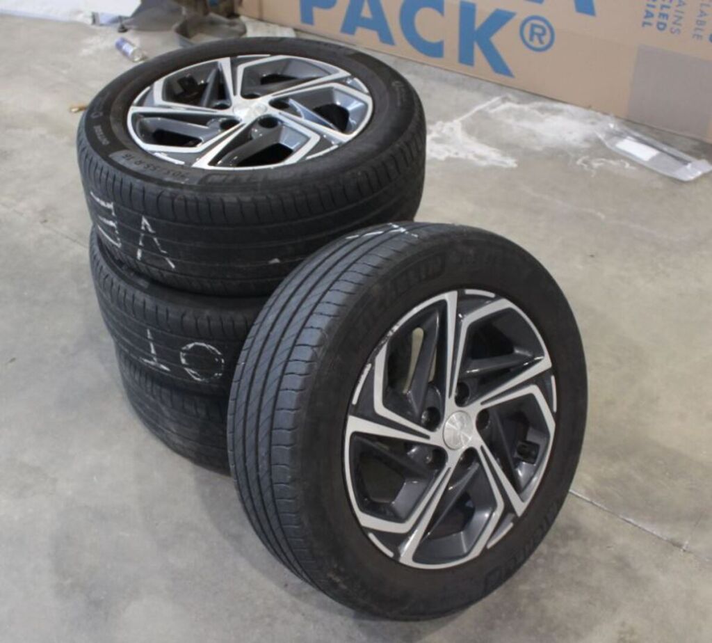 Hyundai i30 Hatchback 2023 Sininen