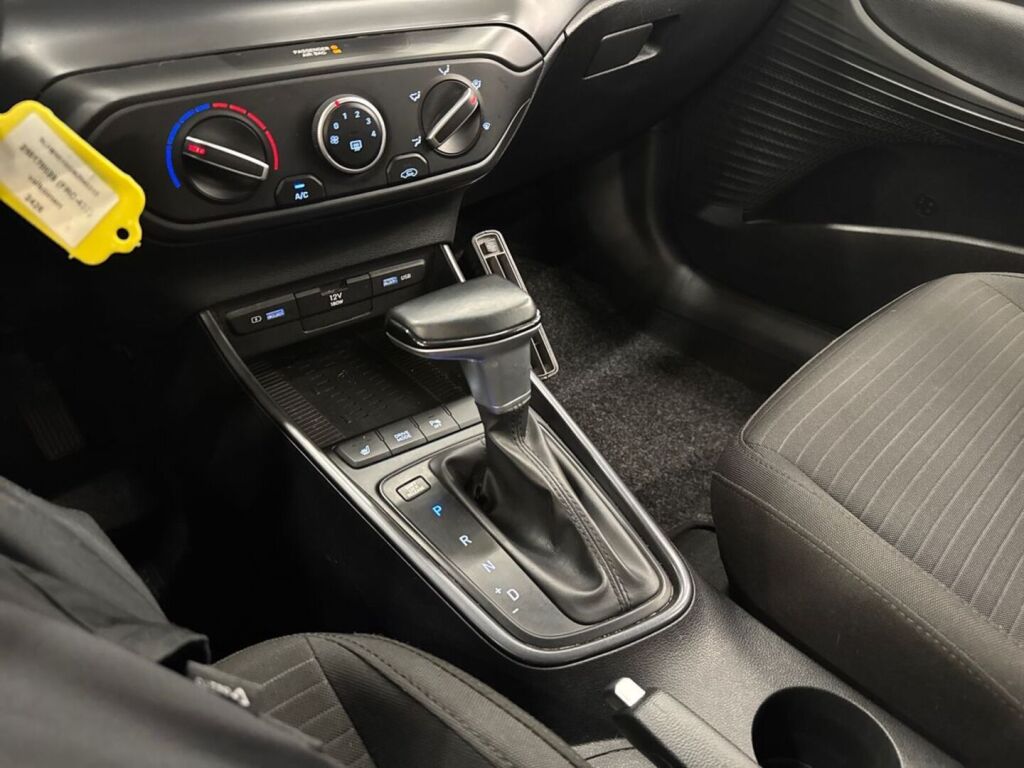Hyundai i20 Hatchback 2021 Valkoinen