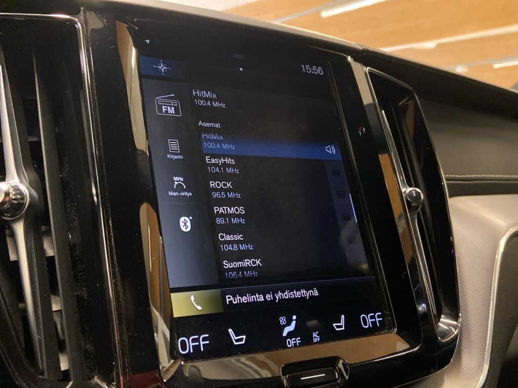 Volvo XC60 2021 Musta