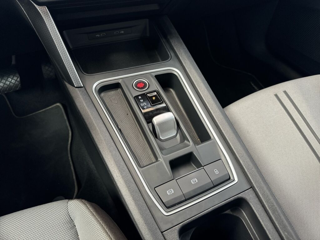 Seat Leon Sportstourer 2021 Valkoinen