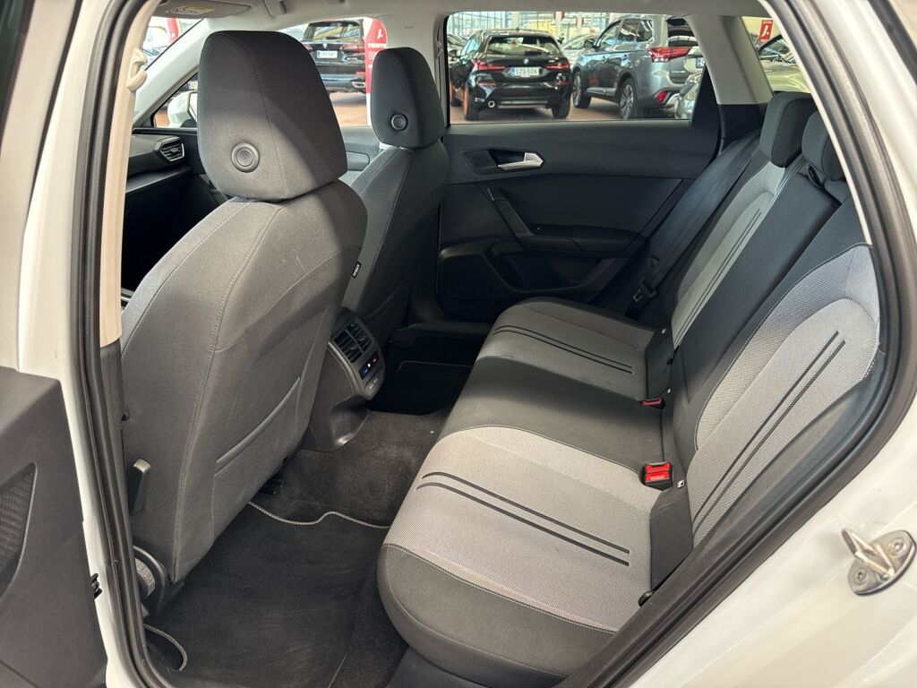 Seat Leon Sportstourer 2021 Valkoinen