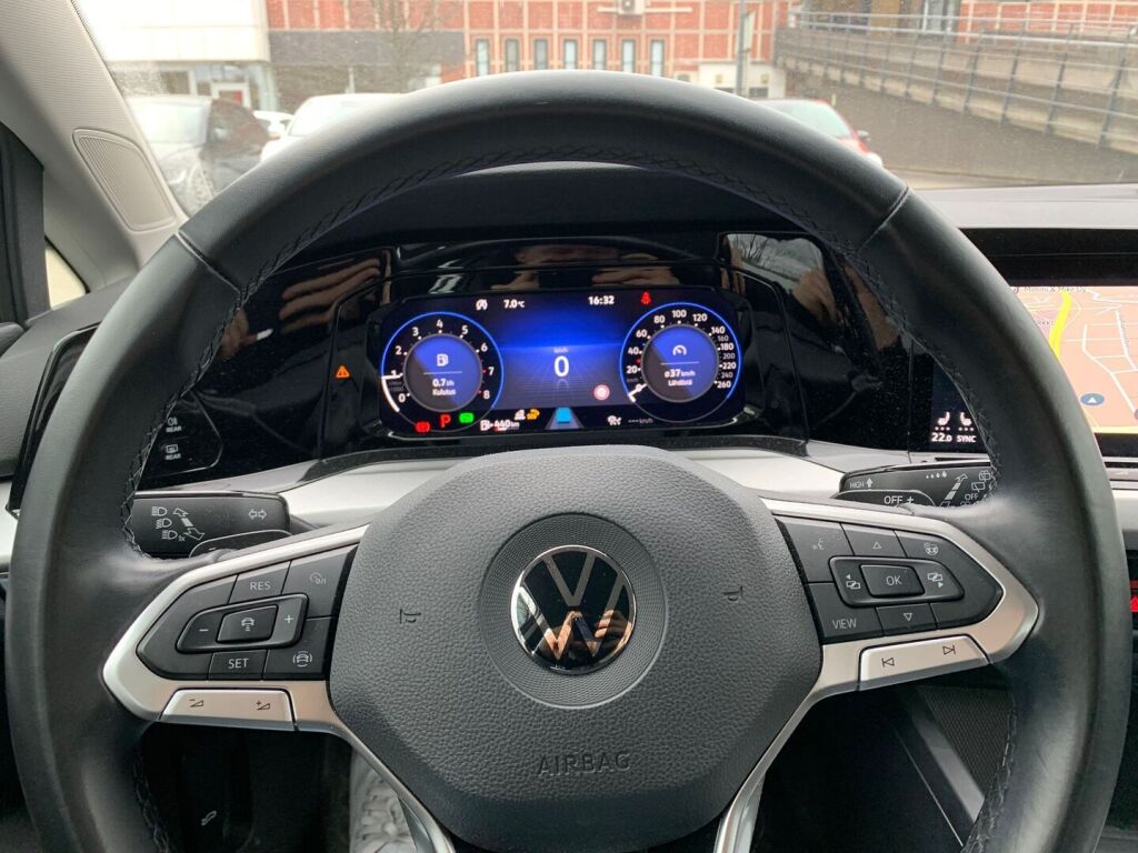 Volkswagen Golf 2021 Valkoinen