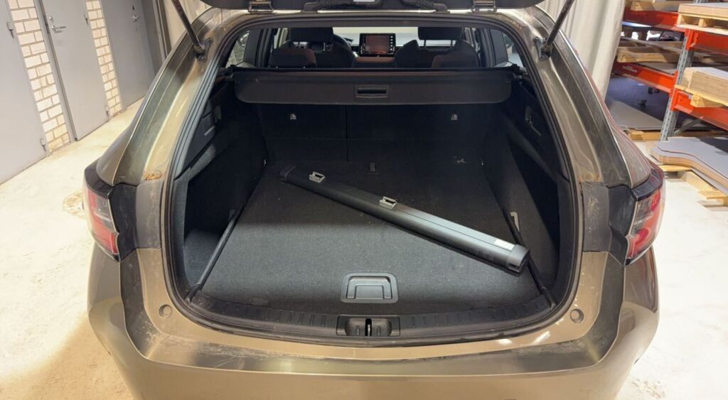 Toyota Corolla 2021 Ruskea (beige)
