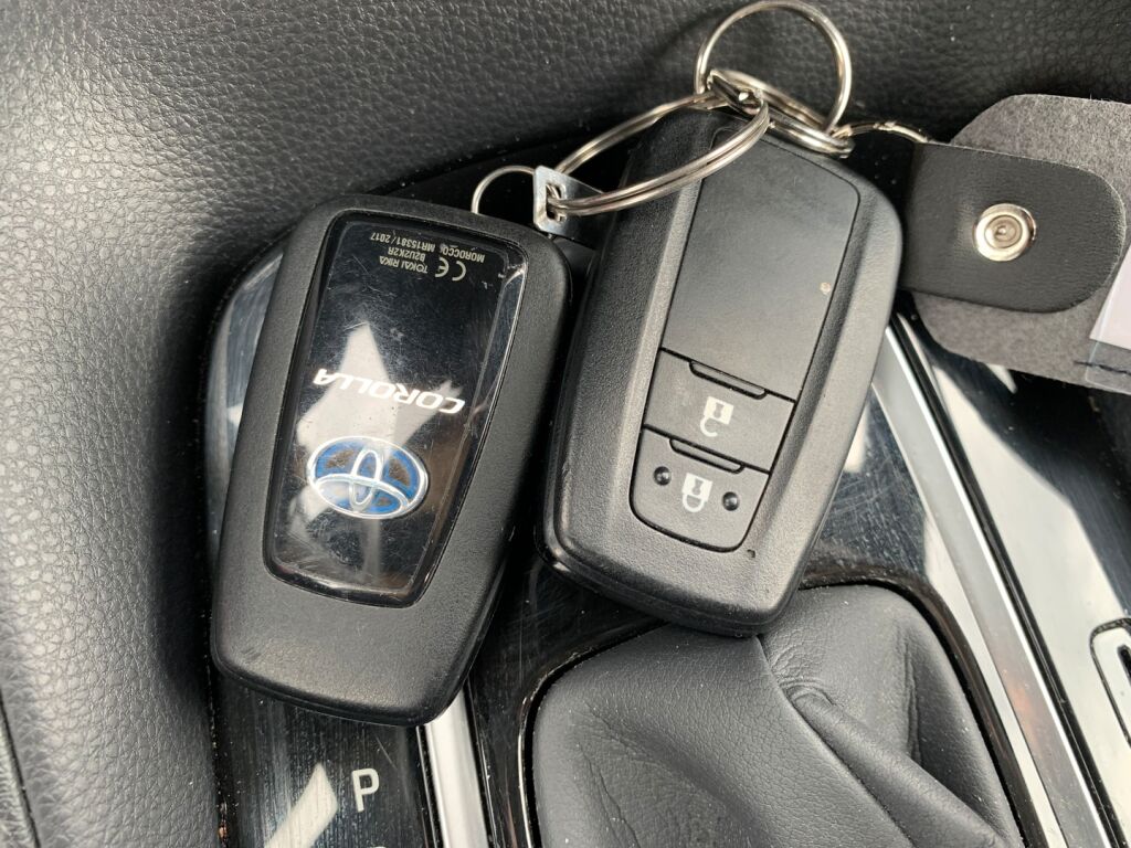 Toyota Corolla 2021 Ruskea (beige)
