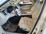 Volvo XC60 2021 Valkoinen