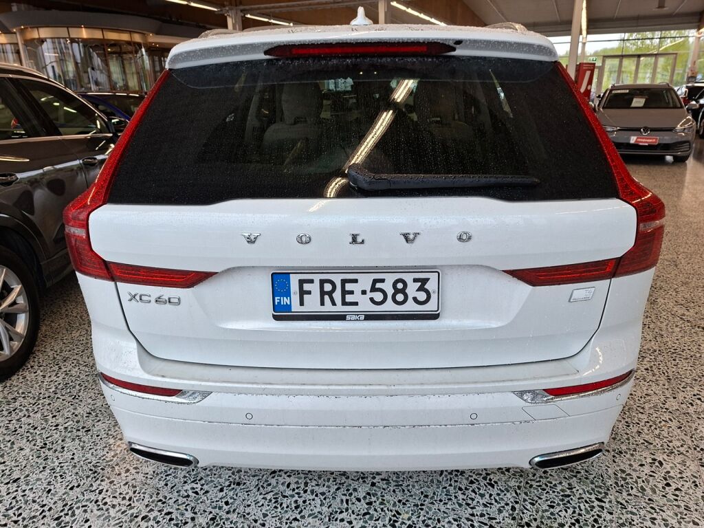 Volvo XC60 2021 Valkoinen