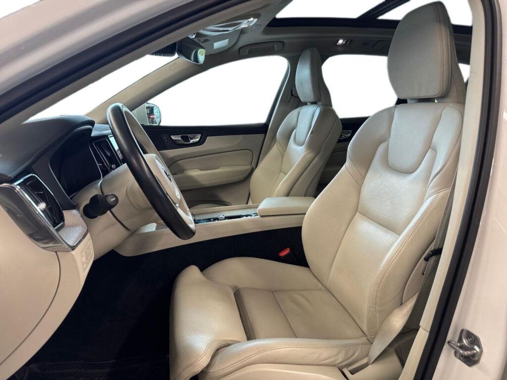 Volvo XC60 2021 Valkoinen