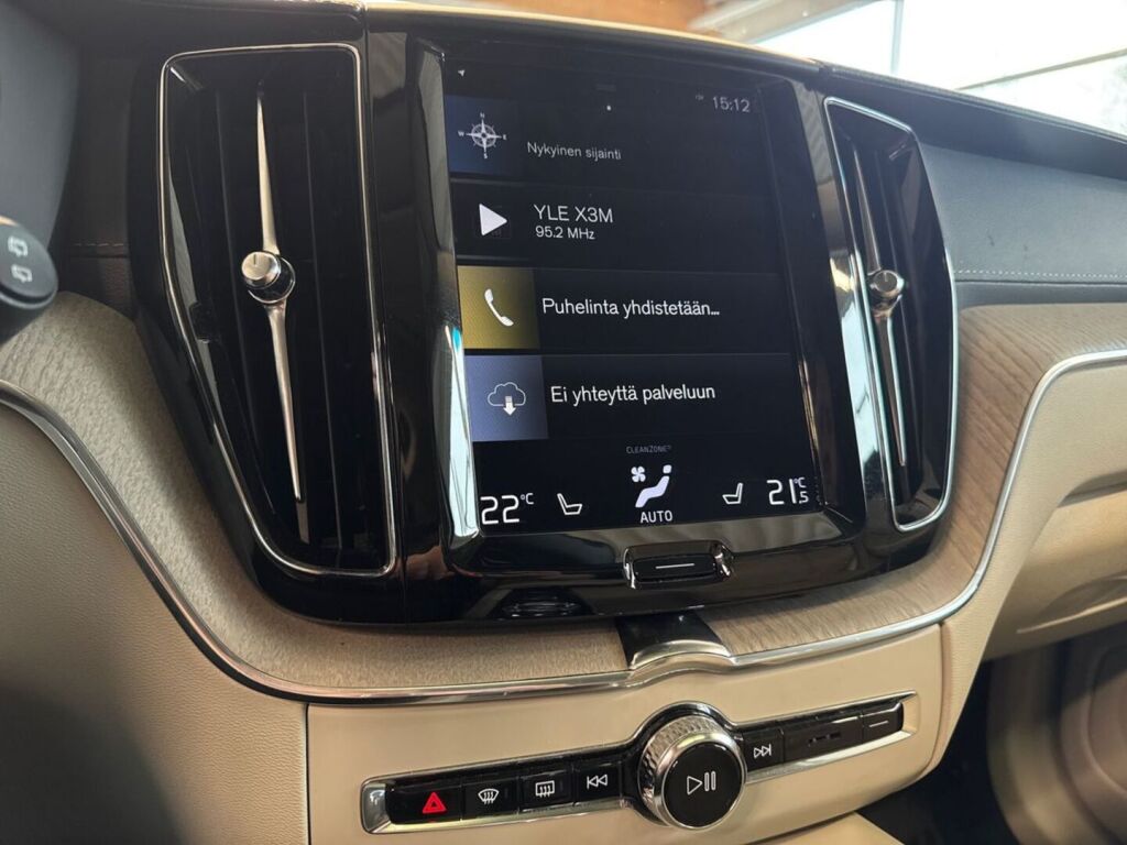Volvo XC60 2021 Valkoinen