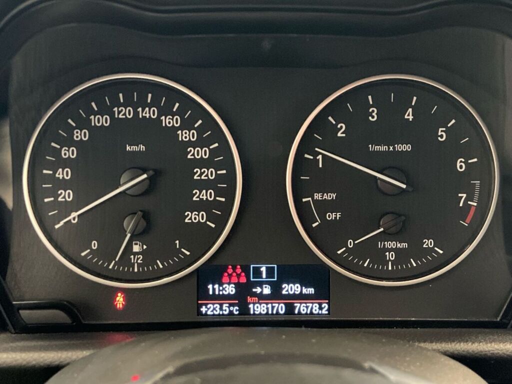 BMW 218 2018 Harmaa