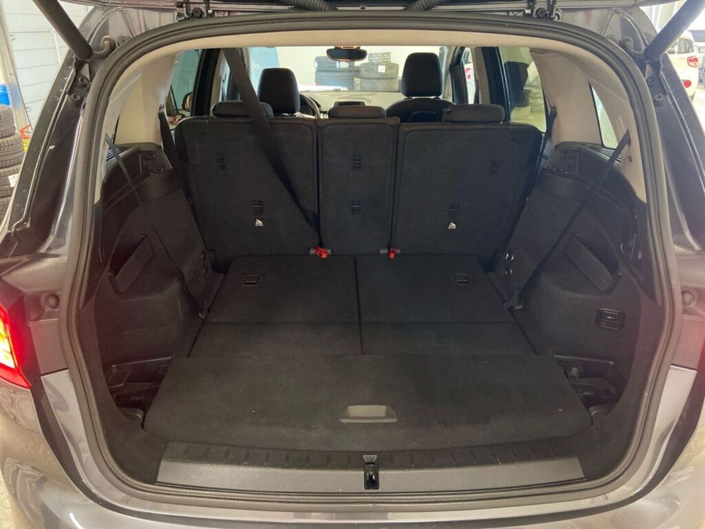 BMW 218 2018 Harmaa