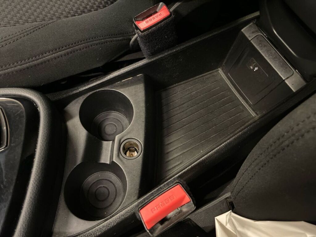 BMW 218 2018 Harmaa