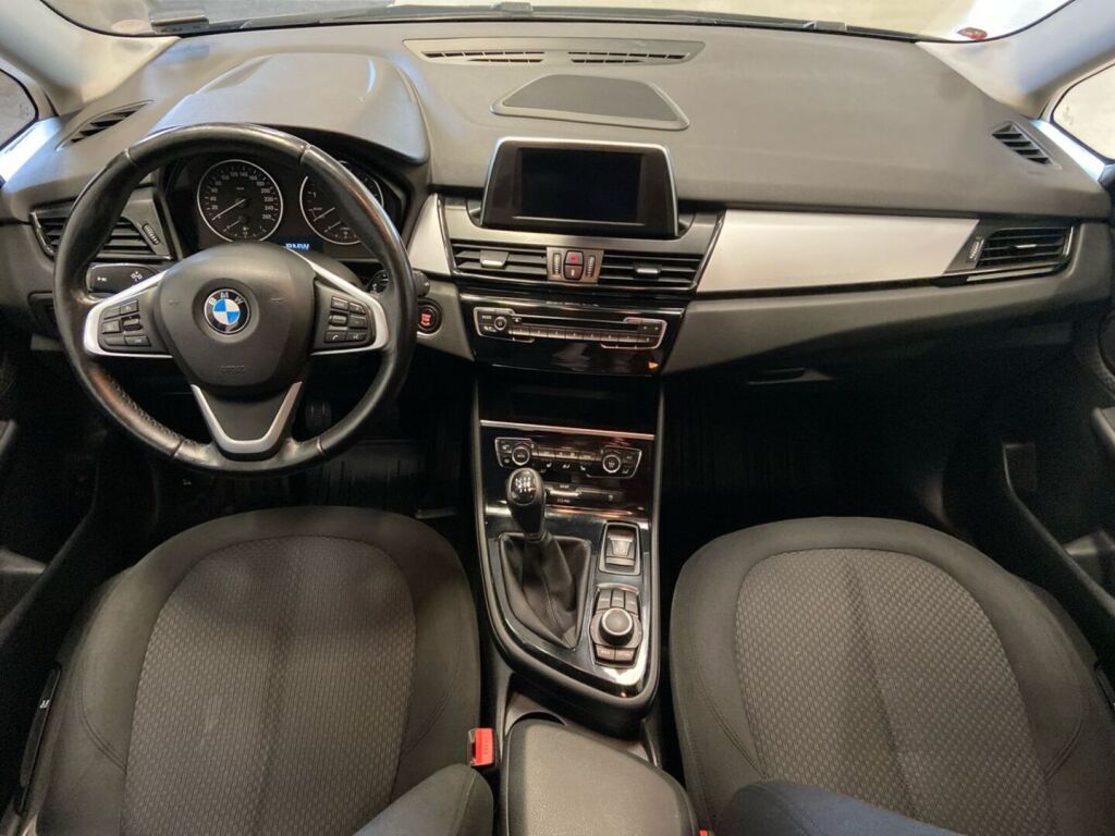BMW 218 2018 Harmaa