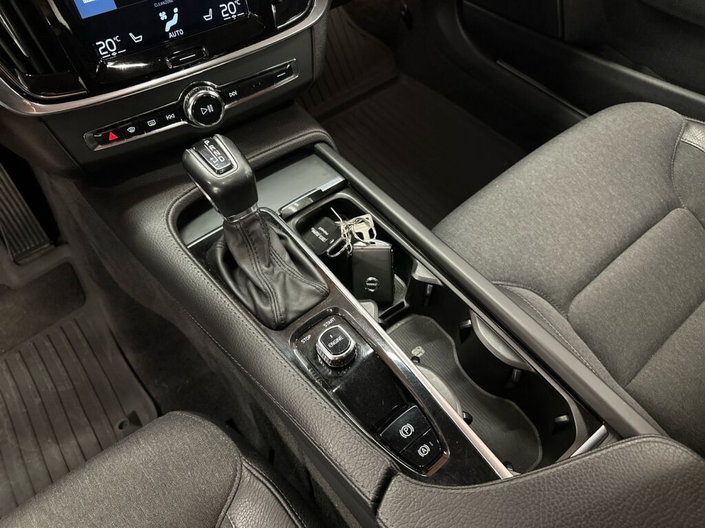 Volvo V90 2017 Ruskea (beige)