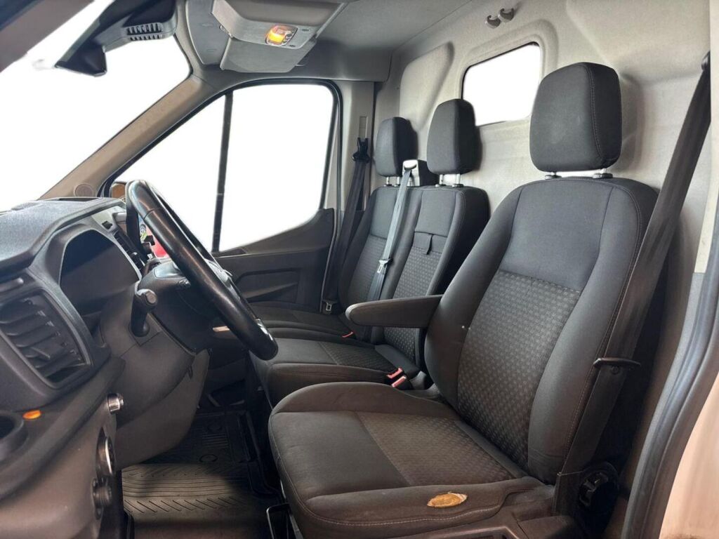 Ford Transit 2021 Valkoinen