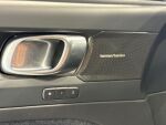 Volvo XC40 2023 Musta