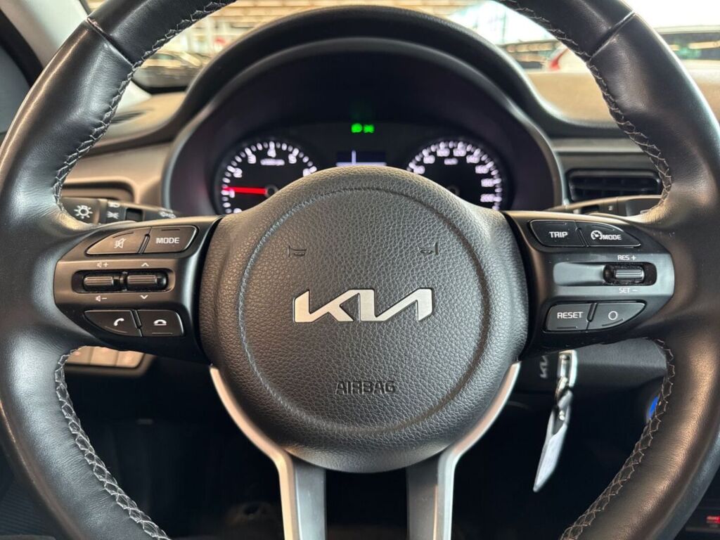 Kia Rio 2023 Sininen
