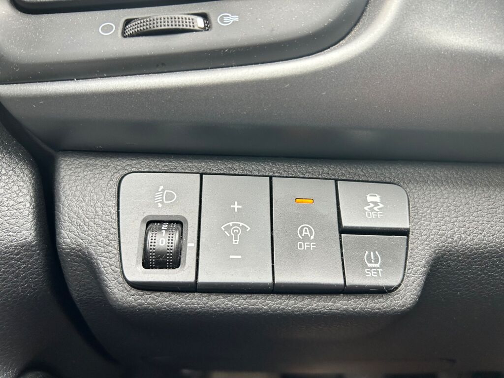 Kia Rio 2023 Sininen