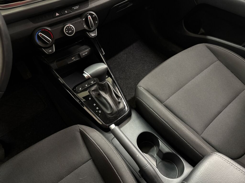 Kia Rio 2023 Valkoinen