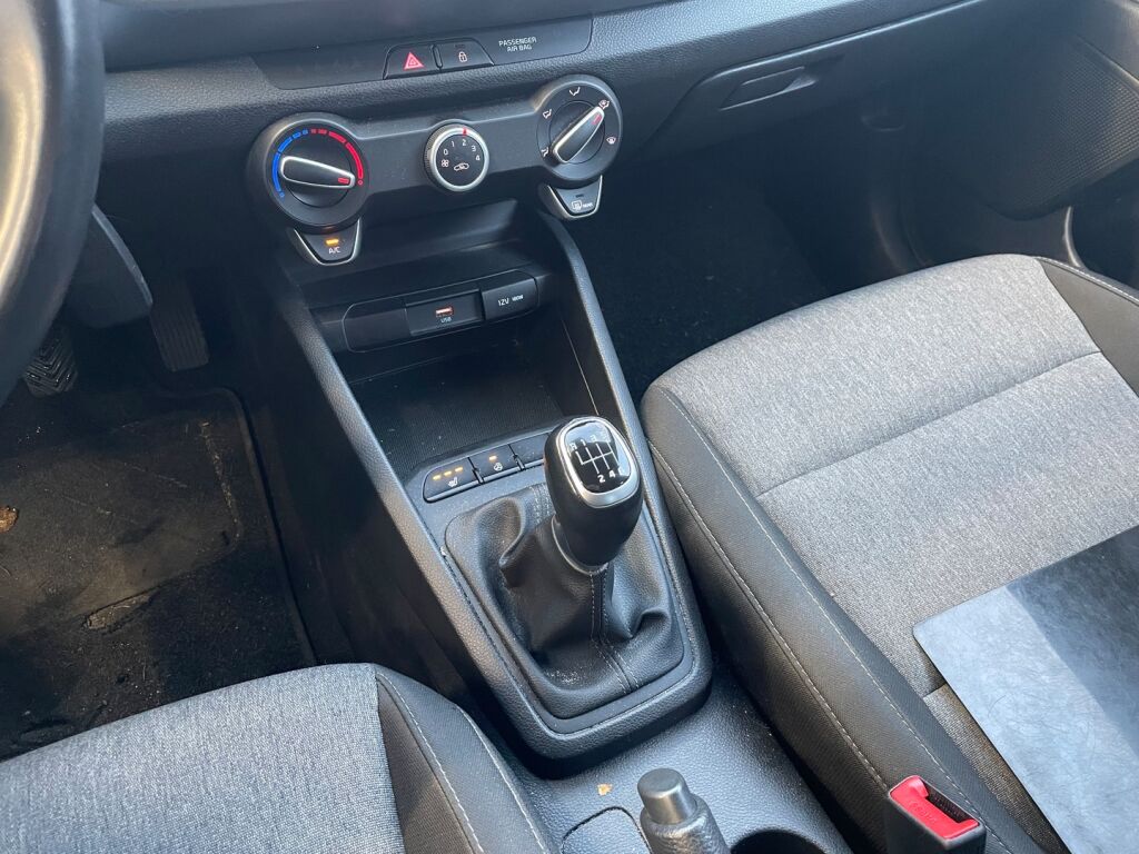 Kia Stonic 2023 Punainen