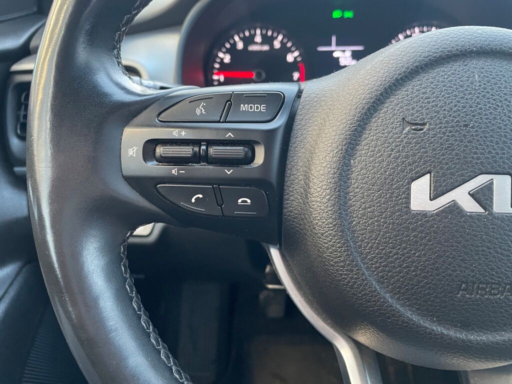 Kia Stonic 2023 Punainen